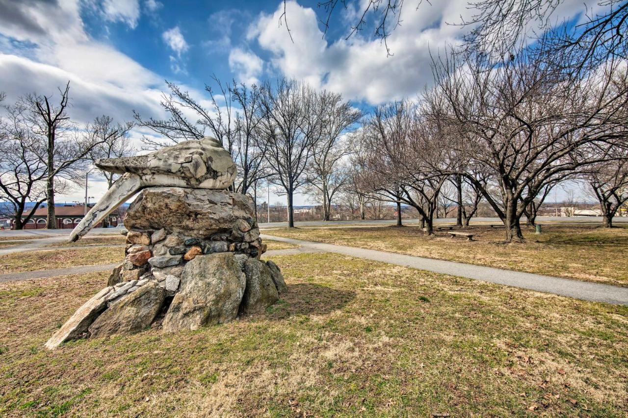 Reading Apt, Walk To Shops, Dining And City Park! Bagian luar foto